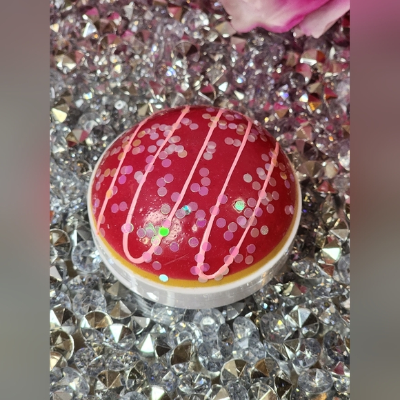 Makeup Revolutio Donut Eyeshadow Palette - Picture 3 of 8